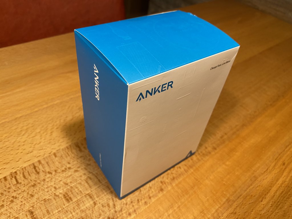 Anker PowerWave 10 Stand with 2 USB-A Ports 外箱