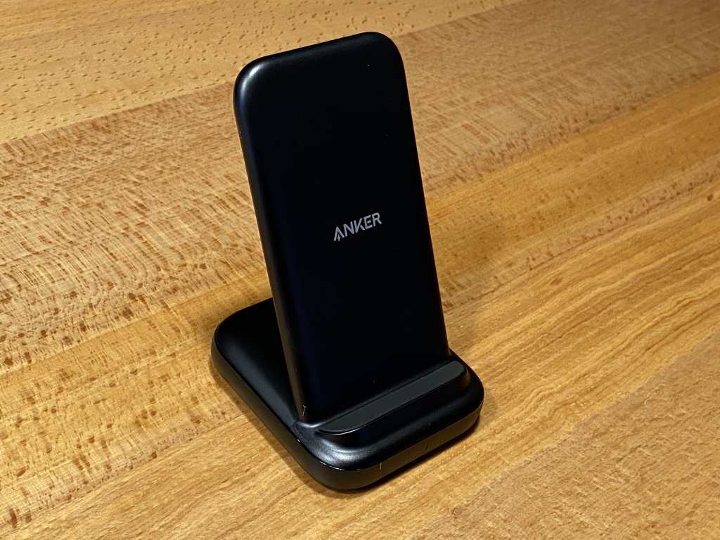 Anker PowerWave 10 Stand with 2 USB-A Ports 外装
