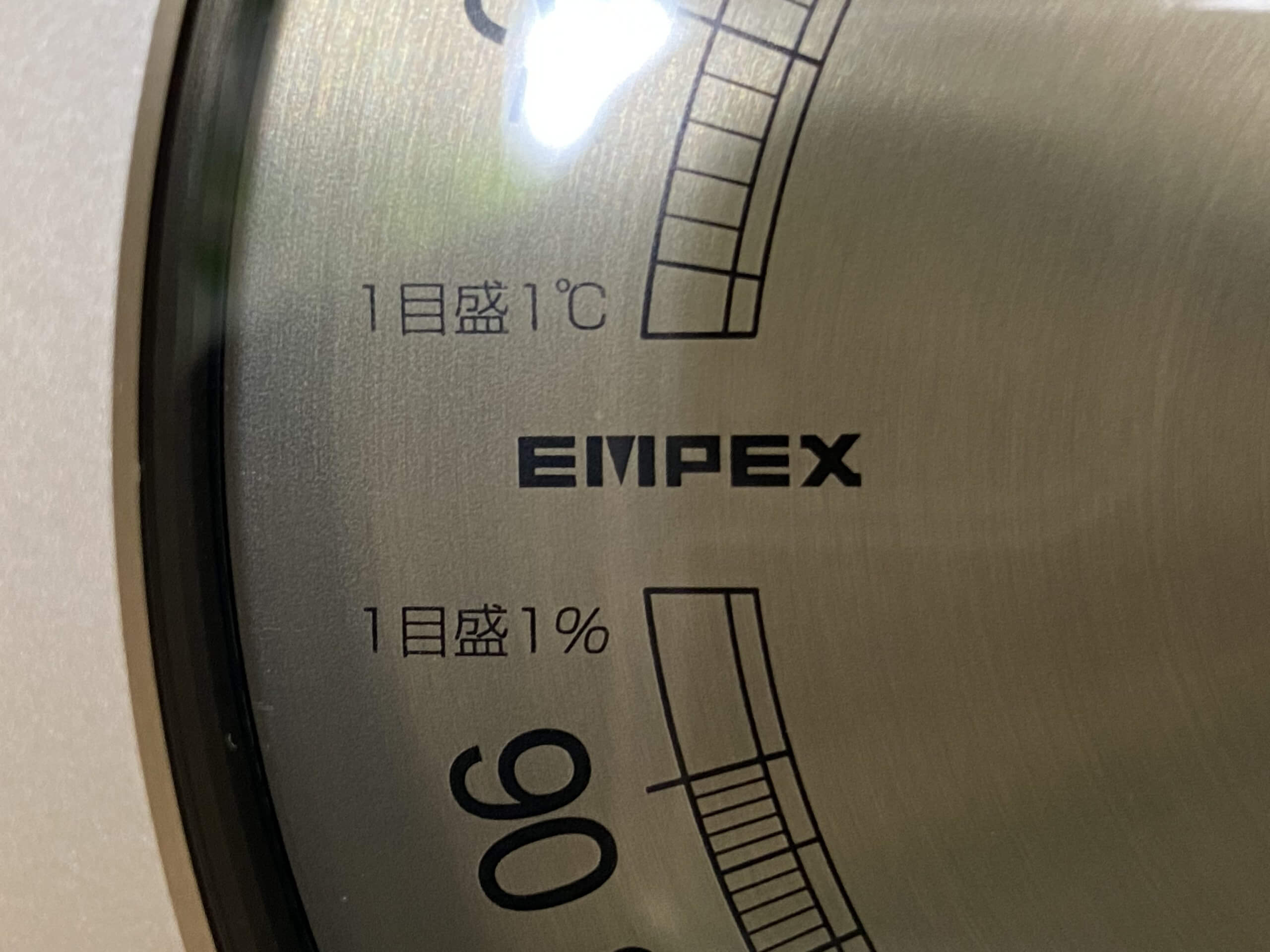 エンペックス気象計 温度湿度計 スーパーEX レビュー】高精度でデザイン性に優れた壁掛け用温湿度計【EX-2728】 | ガジェルバ