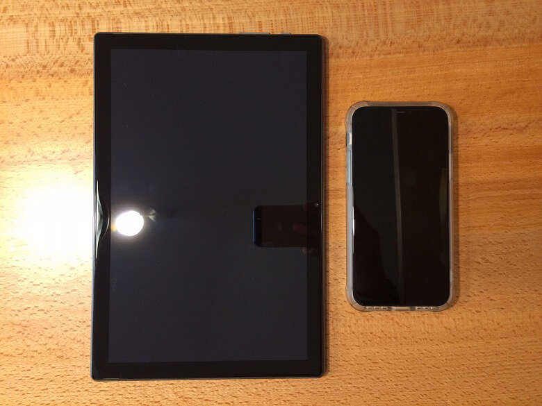 Dragon Touch NotePad 102 スマホと比較