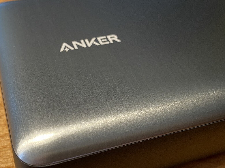Anker PowerCore III Elite 25600 87W 表面の仕上げ