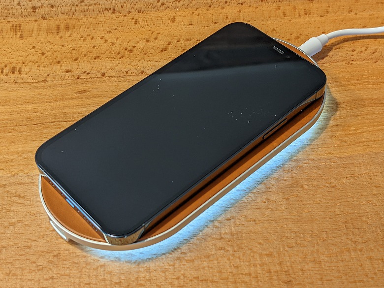 iPhone 12 Pro Qi認証ワイヤレス充電