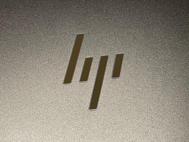 HP ENVY x360 13 ロゴ