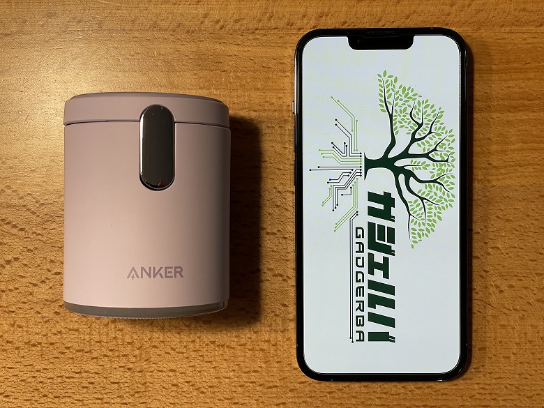 Anker 623 Magnetic Wireless Charger (MagGo) スマホと比較