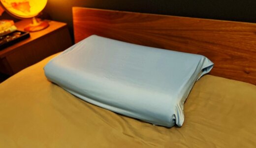 【KUMO Pillow レビュー】睡眠の悩みをこれで解決！低反発スポンジ×カーボンフレームで雲のような寝心地を実現した高機能枕