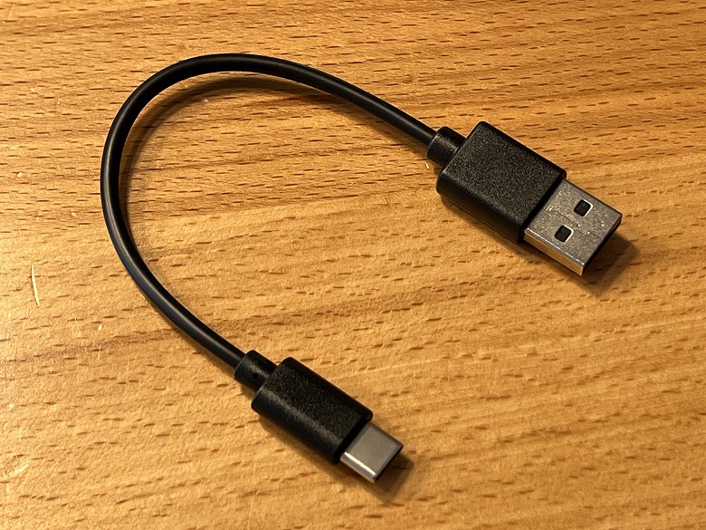 QCY HT05 USBケーブル