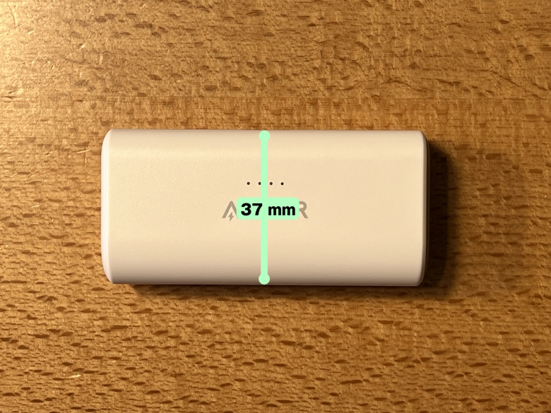 Anker Nano Power Bank（12W, Built-In Lightning Connector） 厚さ