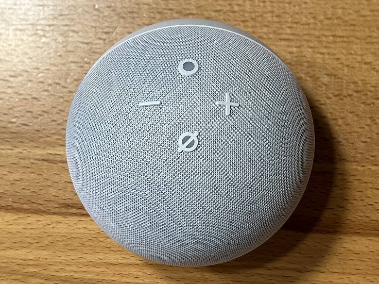 Amazon Echo Dot with clock 第5世代 上から見たところ