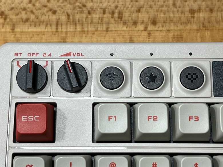 8BitDo Retro Mechanical Keyboard ボタン