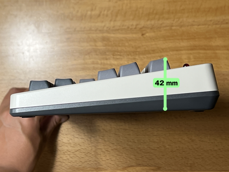 8BitDo Retro Mechanical Keyboard 高さ